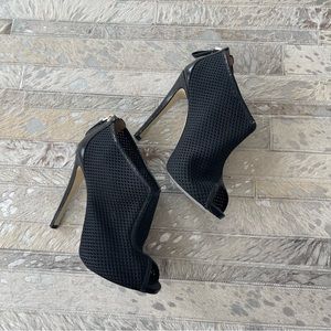 Giorgio Armani Black fabric pumps 36,5. Like New!